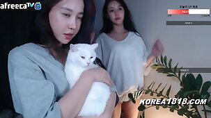 Sexy Korean Nipslip at 5:02 !